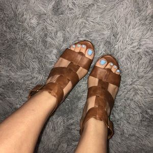 light brown wedges